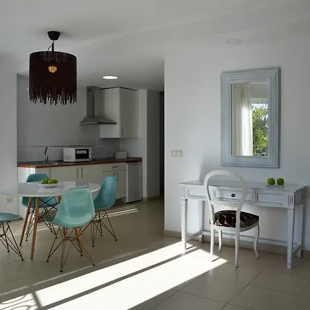 Dos Olivos Apartment *