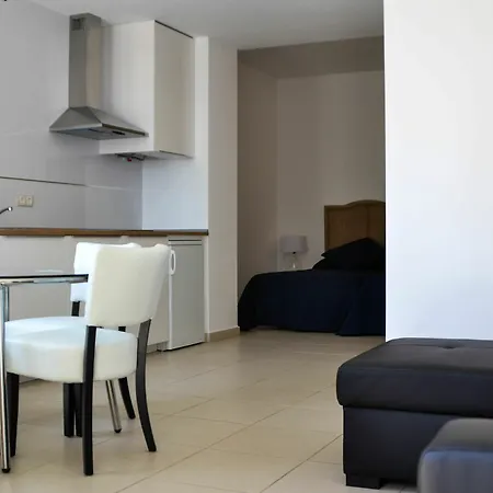 Dos Olivos Apartment *